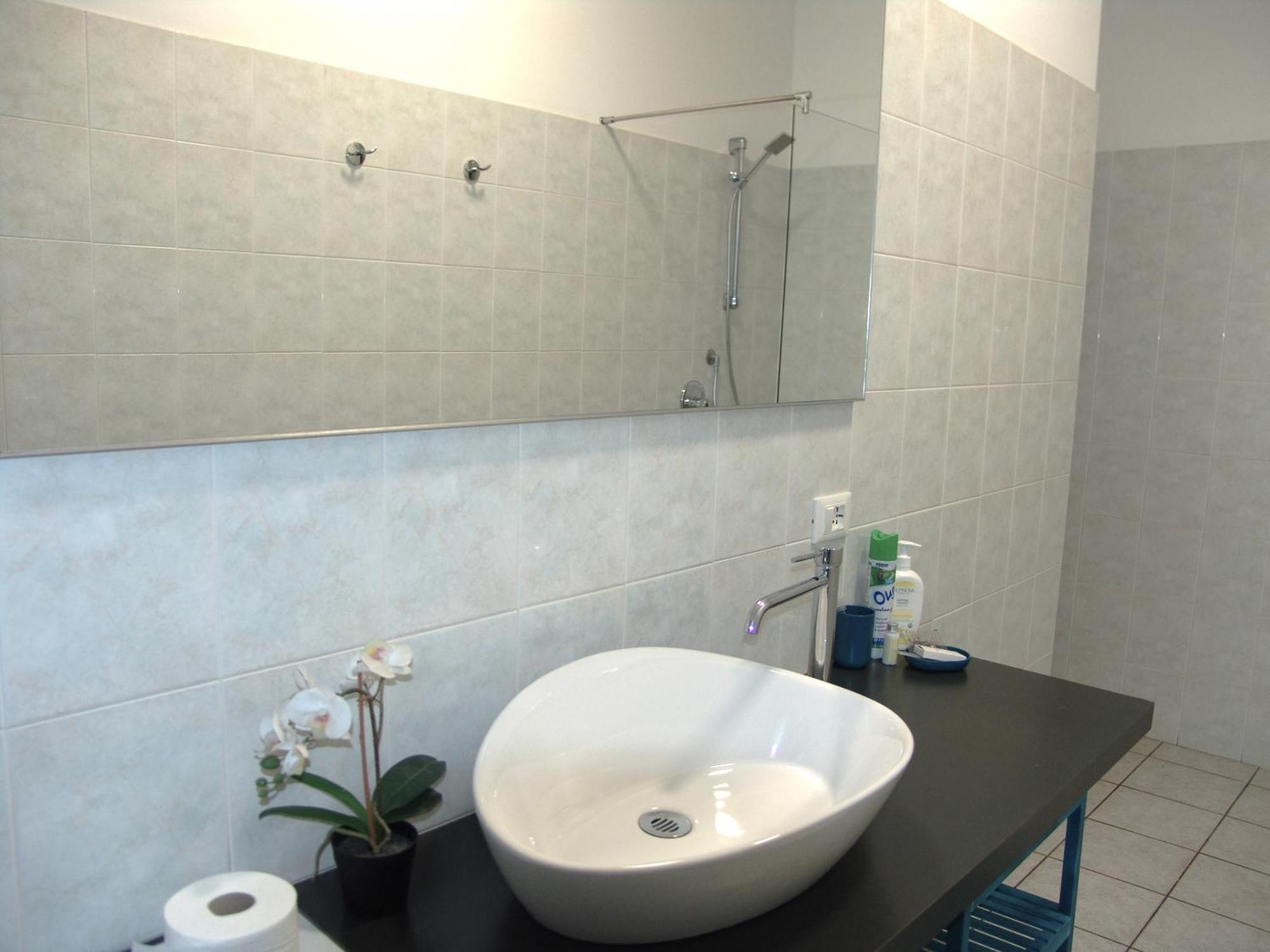 Modern Apartment Luci & Stelle Near Lake Como Nibionno Luaran gambar